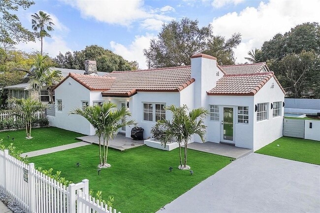 Photo - 58 NE 45th St