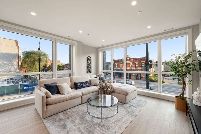 Photo - 2344 W Polk St Unit ID1253891P