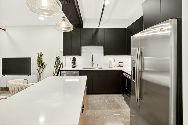 Photo - 23 W 4th St Unit SI ID1322467P