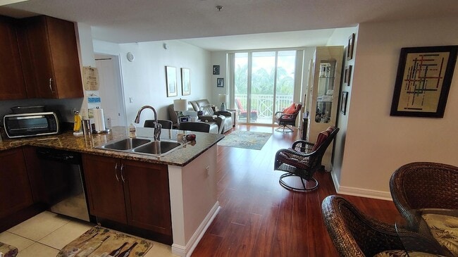 Photo - 450 N Federal Hwy Unit 807