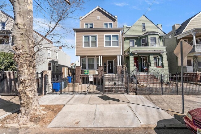 Photo - 58 Wegman Pkwy