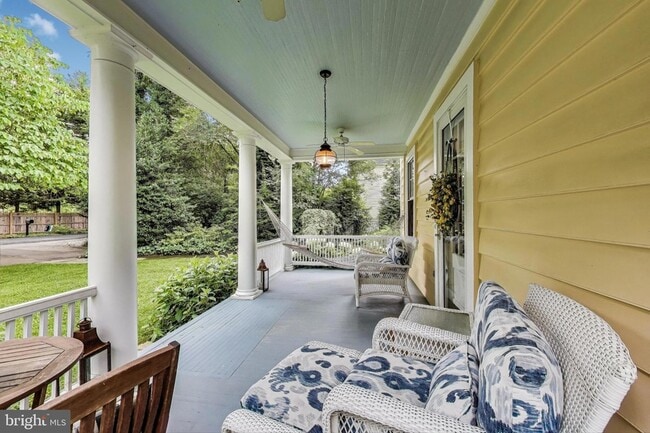 Photo - 5809 Grosvenor Ln