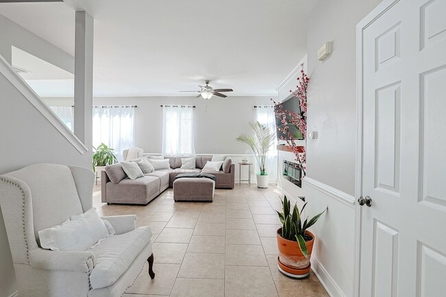 Photo - 1854 S Fallbrook Dr