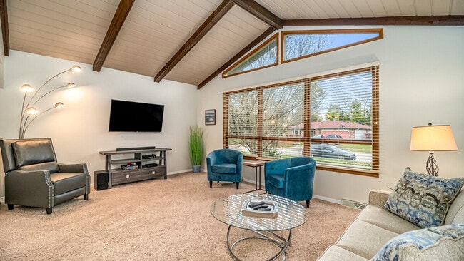 Building Photo - 908 Arthur Dr Unit ID1285092P