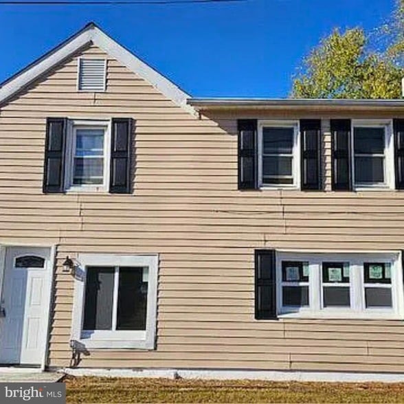 Building Photo - 94 Buttonwood Ave