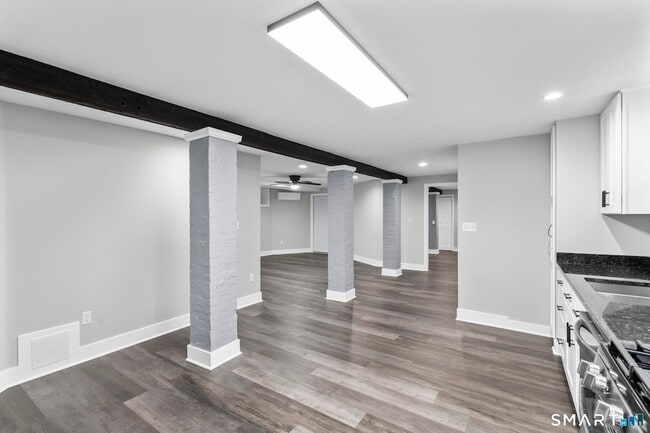 Photo - 548 Ferry St