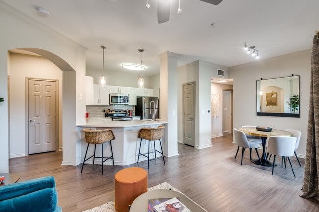 Photo - Aventura on Briar Forest