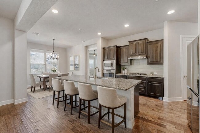 Photo - 112 Lockhart Lp