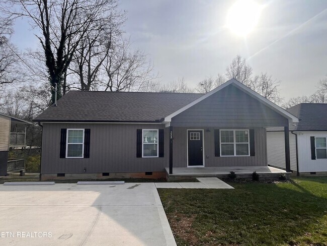 Photo - 355 W Outer Dr