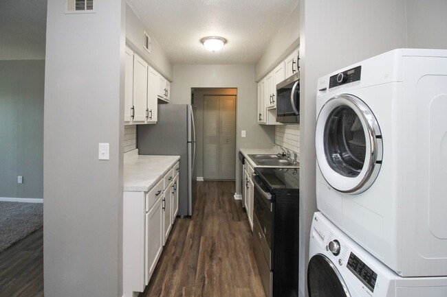 Photo - Teak Apartments