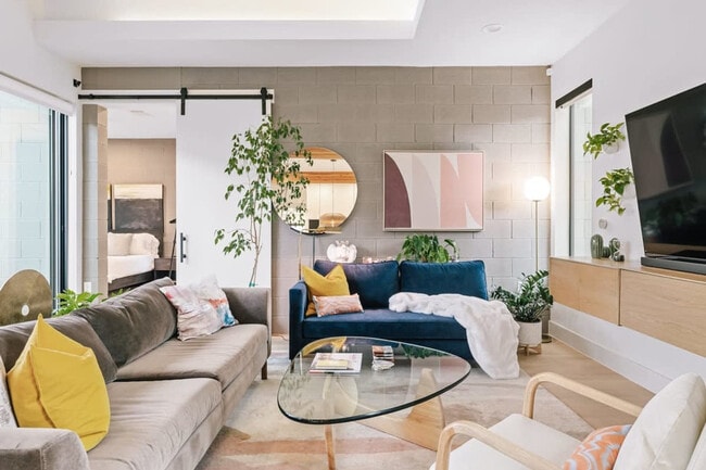 Building Photo - 2106 Maple Ave Unit ID1254582P