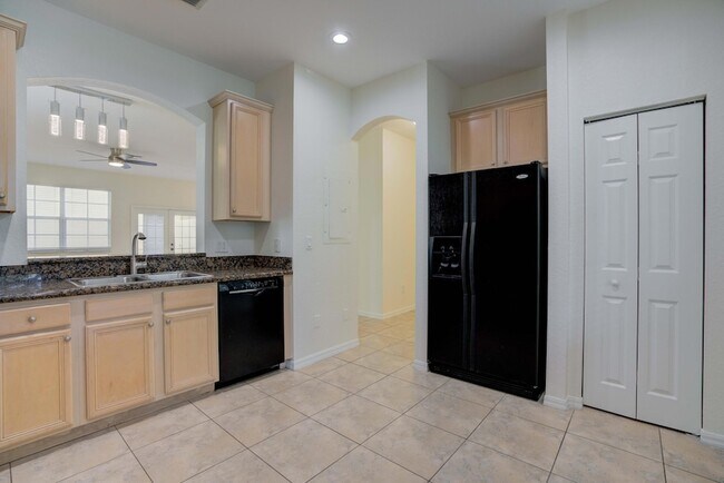 Photo - 158 W Thatch Palm Cir