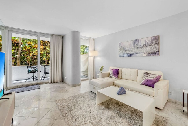 Photo - 1717 N Bayshore Dr Unit SI FL10-ID1054119P