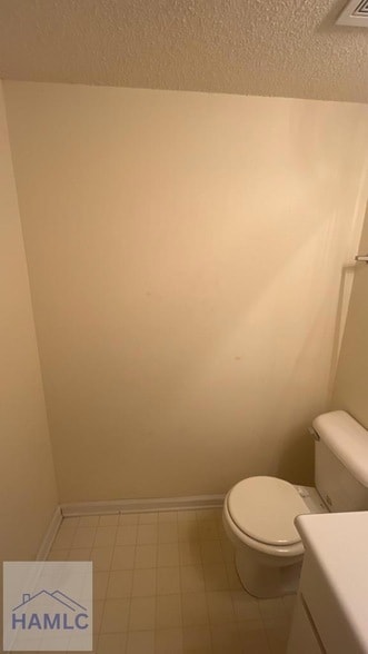 Photo - 1100-8E Pineland Ave