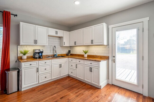 Photo - 4952 Polk St Unit SI ID1531106P