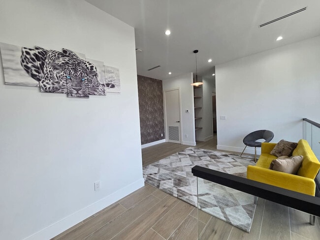 Photo - 1812 Miami Rd Unit ID1369665P