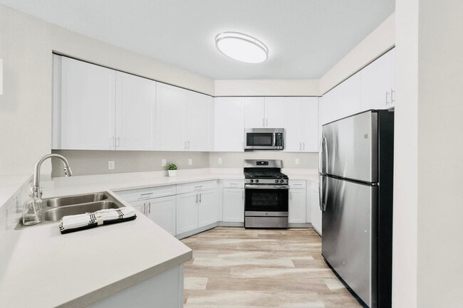 Photo - 375 Harbour Cove Dr Unit SI FL4-ID1228244P