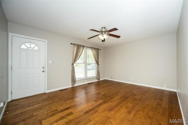 Photo - 4 Countryside Dr