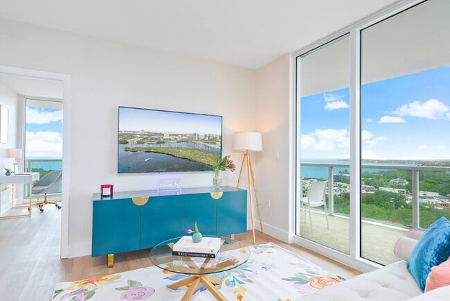 Photo - 2889 McFarlane Rd Unit SI ID1240556P