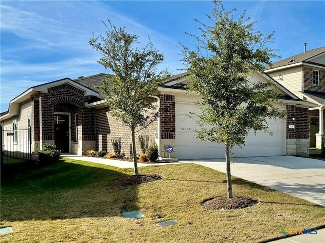 Photo - 224 Yoakum St