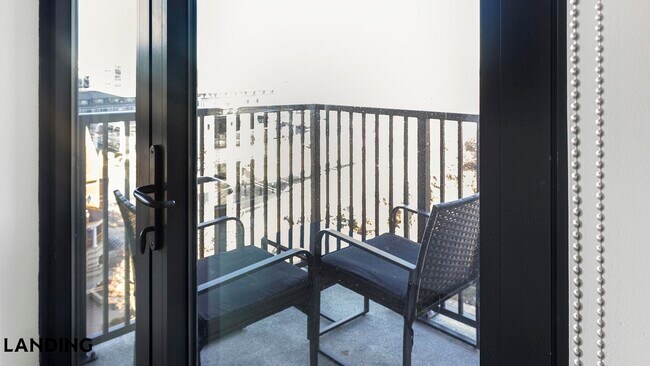 Photo - 1007 S Mint St Unit 810