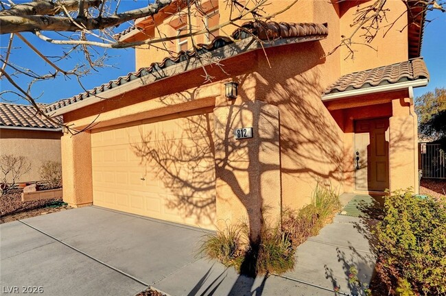 Photo - 812 Sistine St