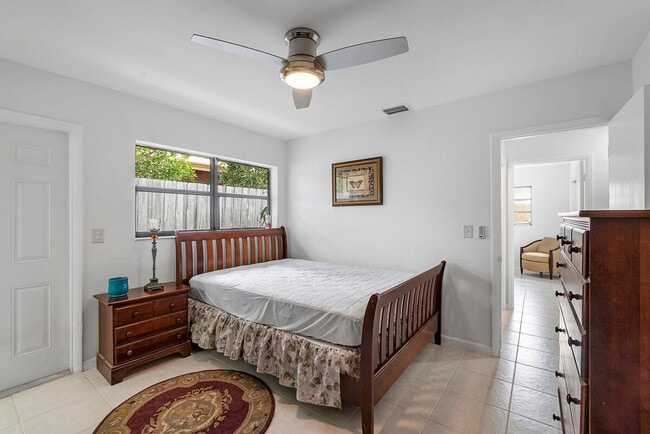 Photo - 2270 SE 5th St Unit SI ID1581778P