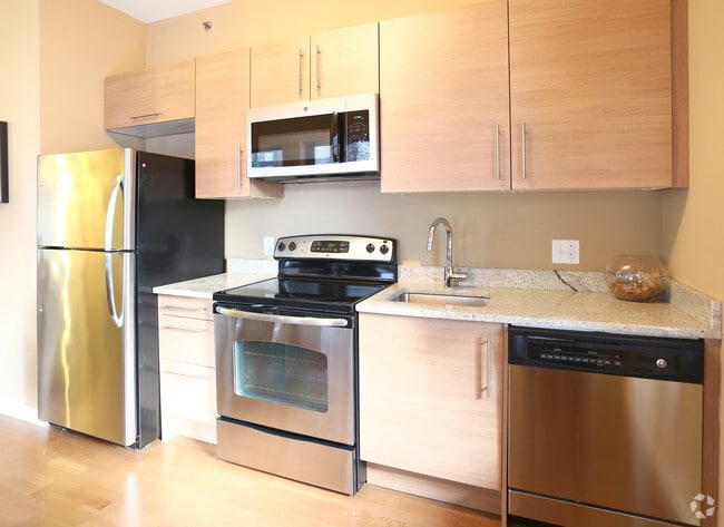 Photo - The Commonwealth