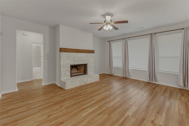 Photo - 1037 Flagstone Dr