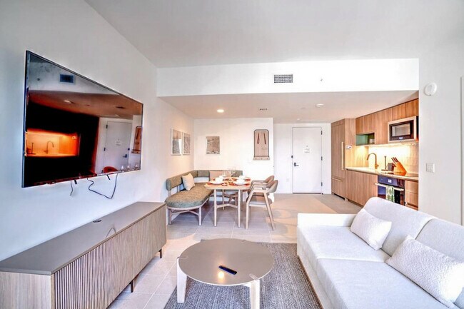 Photo - 601 NE 1st Ave Unit SI ID1317853P