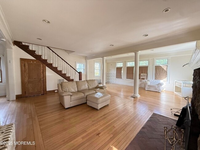 Building Photo - 210 N Lincoln Ave