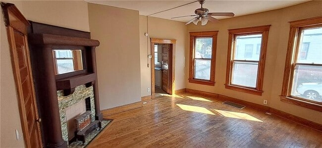 Photo - 2517 Olive St