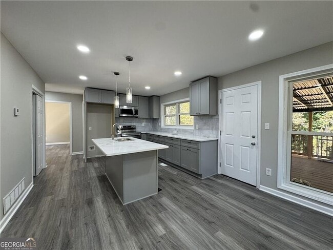 Photo - 3489 Creighton Rd SW