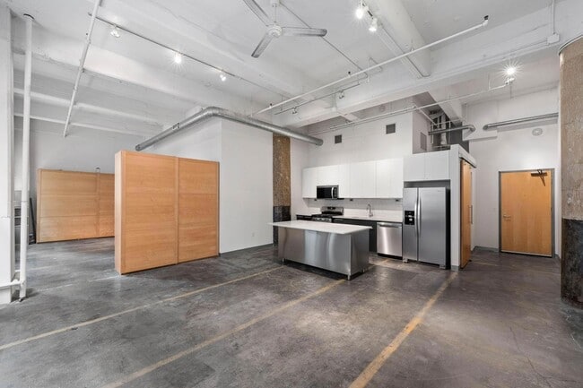 Photo - 700 N Washington Ave