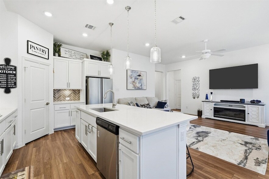 Photo - 1864 Everglades Dr