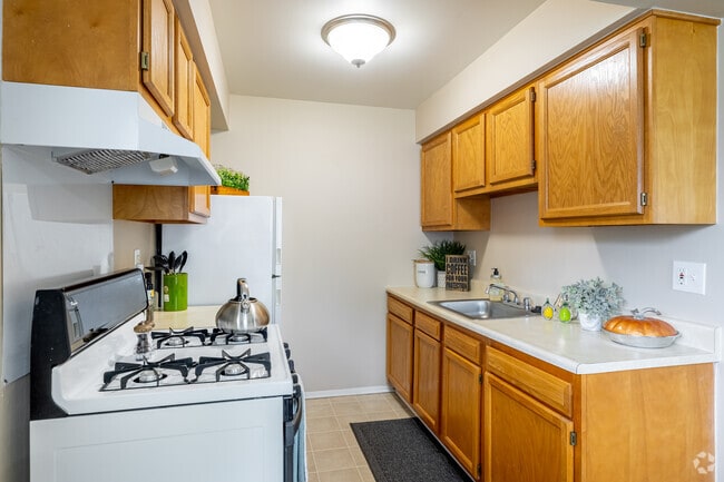 Interior Photo - The Hamptons of Brownstown Apartments