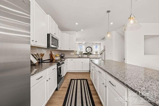 Photo - 1018 Fairway Green Ln