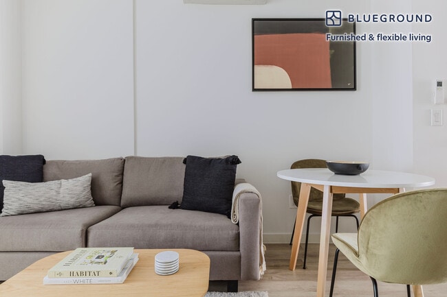 Photo - 253 N 8th St Unit FL2-ID1544