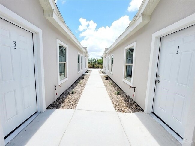 Photo - 2808 Rosemary Dr Unit 1