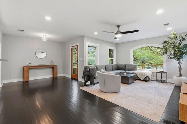 Photo - 1506 Chelsea Ln