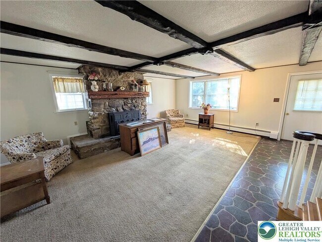 Photo - 3470 Rhododendron Dr