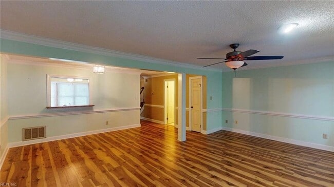 Photo - 742 Lord Dunmore Dr