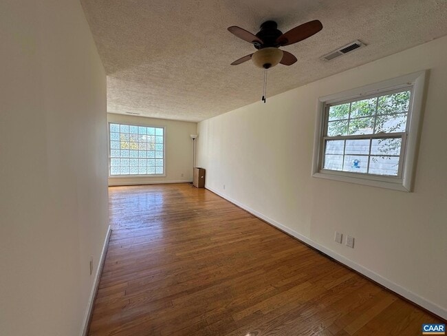 Photo - 1105 River Ct