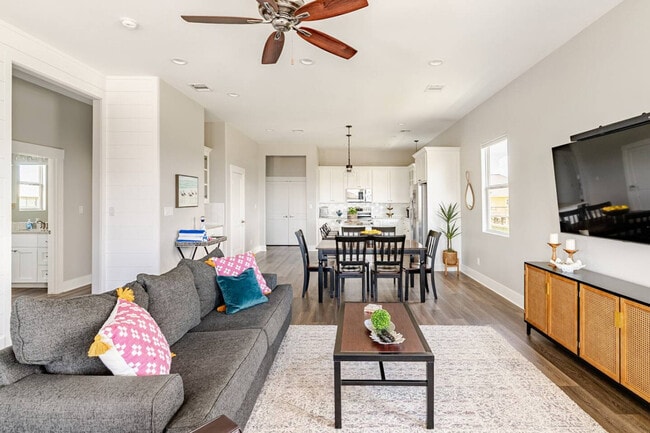 Photo - 804 1/2 Johnson Crawford Cir Unit ID1264805P