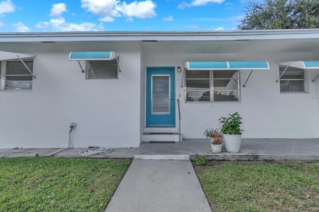 Photo - 1952 Circle Dr