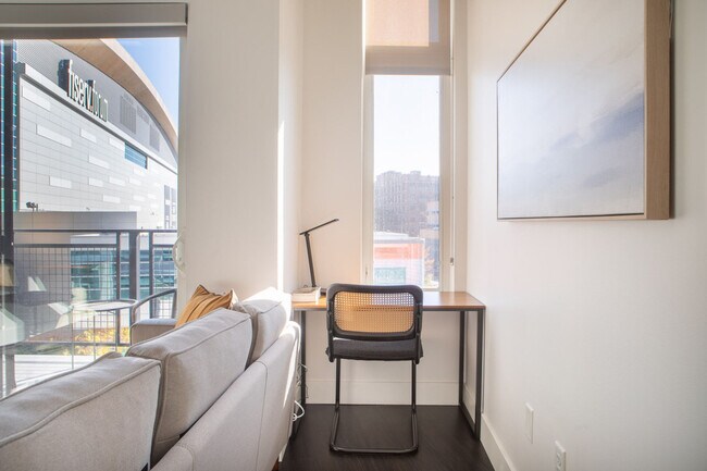 Photo - 550 W Juneau Ave Unit SI ID1379025P