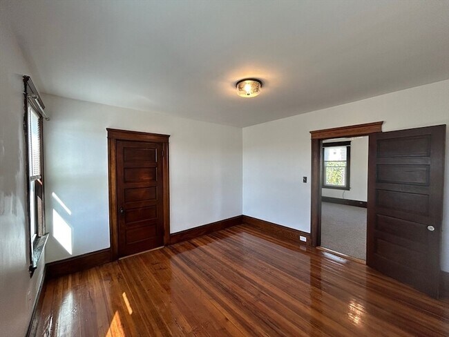 Photo - 31 Chrome St Unit 3