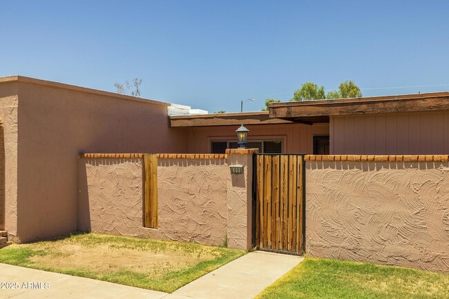 Photo - 6008 W Augusta Ave