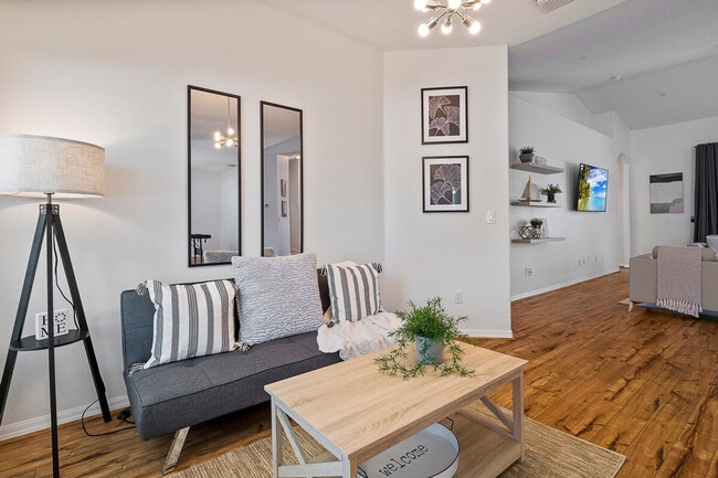 Building Photo - 11 Wheeler Ln Unit ID1261594P