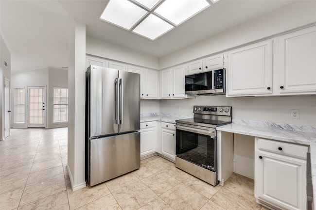 Building Photo - 401 Pebble Way Unit 239